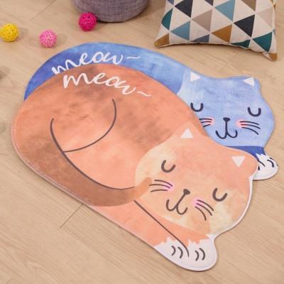 https://petclever.net/cdn/shop/products/cat-carpet-doormats-with-anti-slip-rug-434086.jpg?v=1573916334